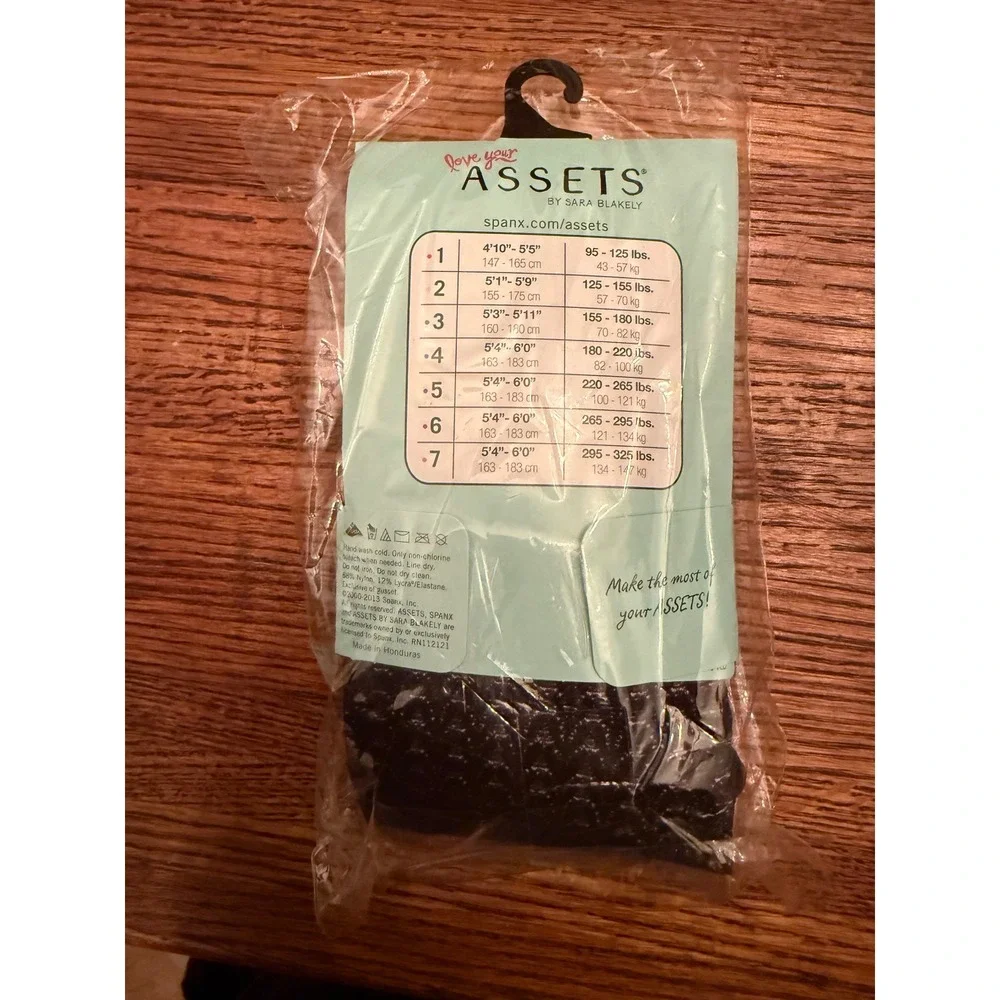 Love‎ Your Assets by Sara Blakely Black Textured Wish Bone Shaping Tights Size 3
